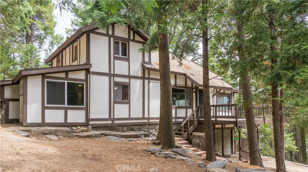21855 Lakeland View Cedarpines Park, CA 92322