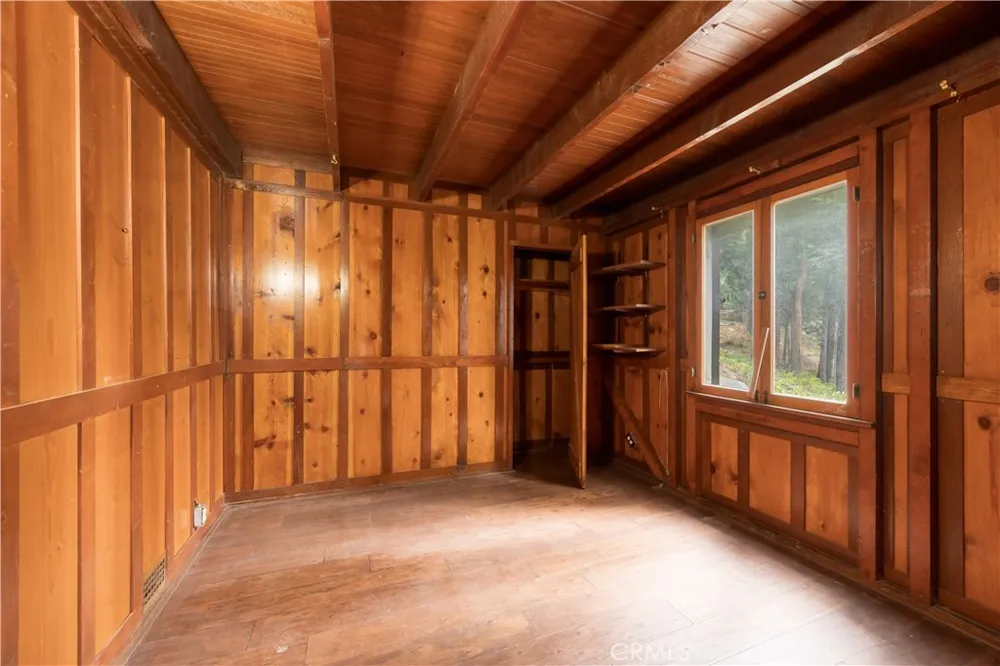 21855 Lakeland View Cedarpines Park, CA 92322