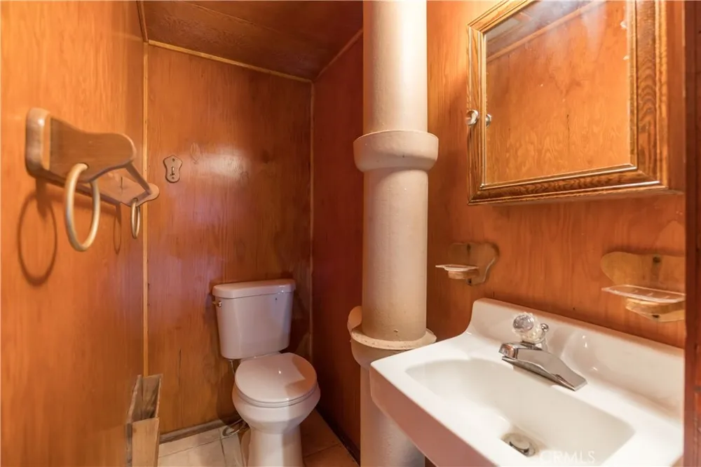 21855 Lakeland View Cedarpines Park, CA 92322