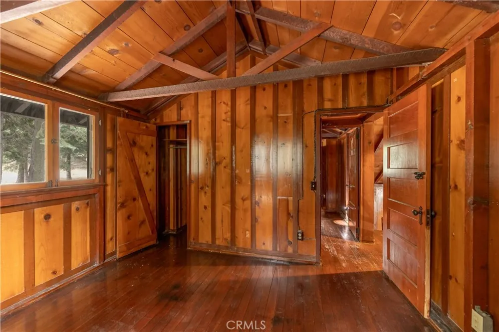 21855 Lakeland View Cedarpines Park, CA 92322