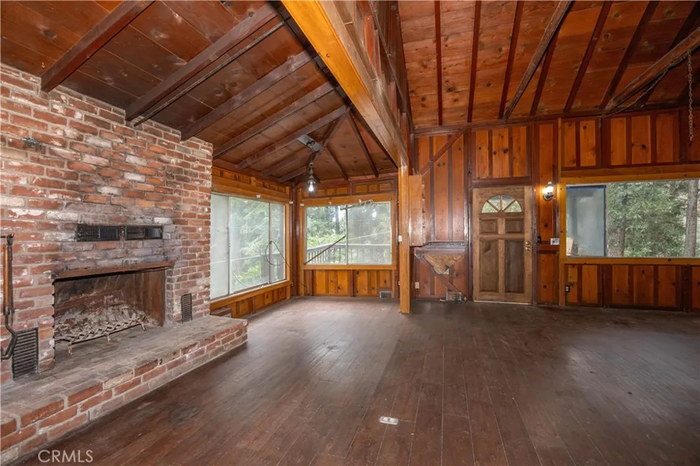 21855 Lakeland View Cedarpines Park, CA 92322