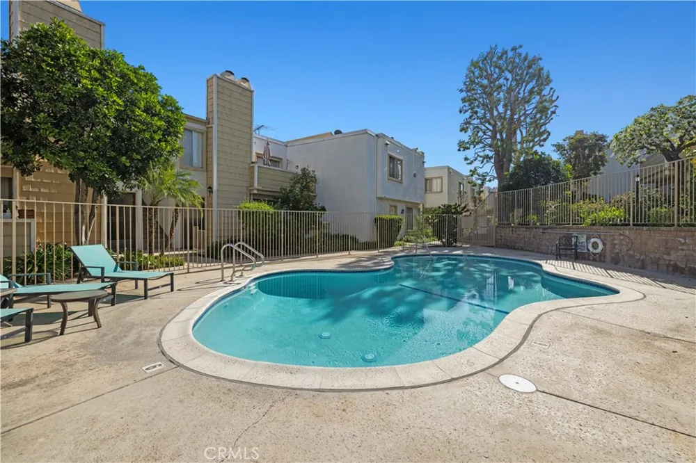 18408 Hatteras Street Tarzana, CA 91356