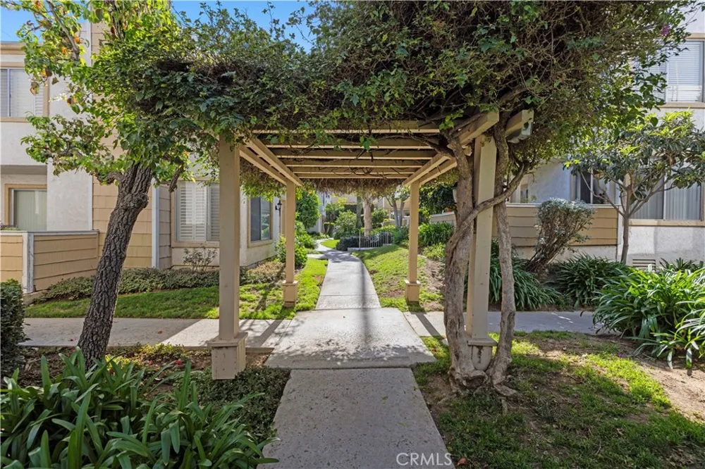 18408 Hatteras Street Tarzana, CA 91356
