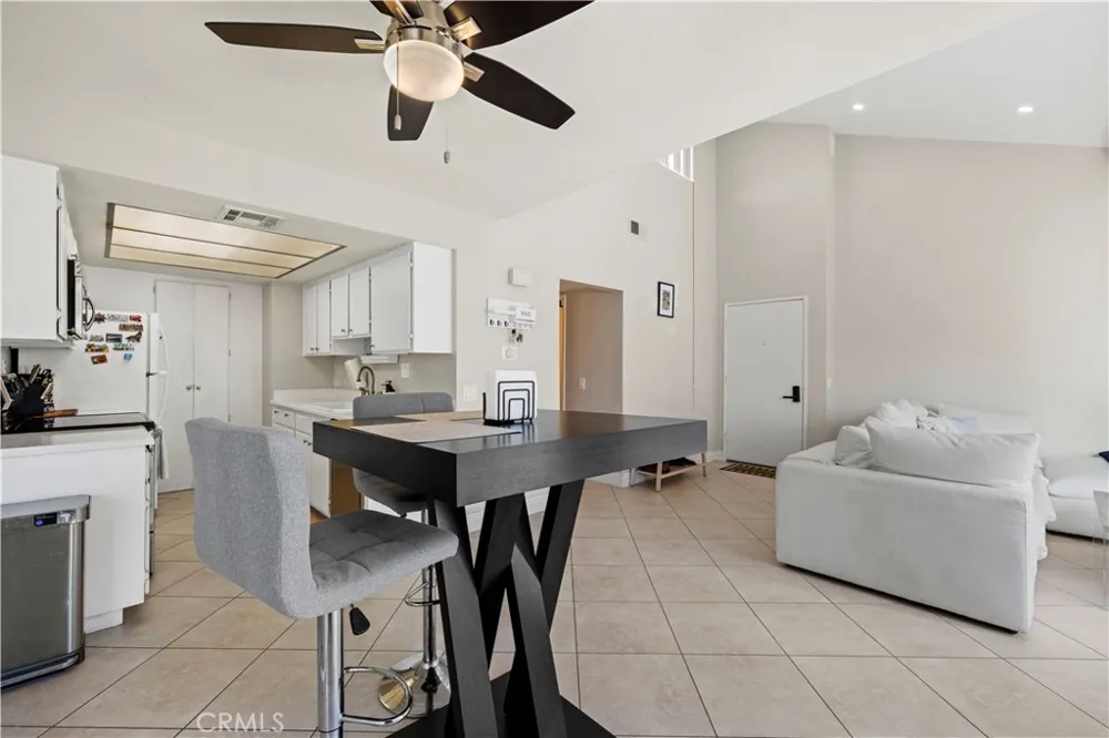18408 Hatteras Street Tarzana, CA 91356