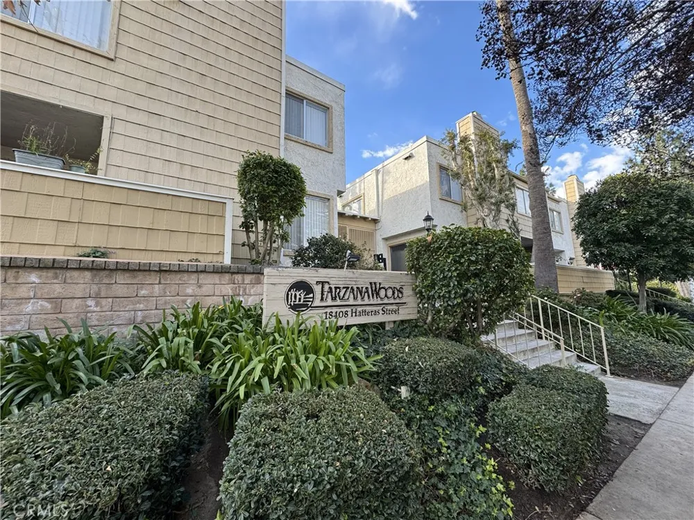 18408 Hatteras Street Tarzana, CA 91356