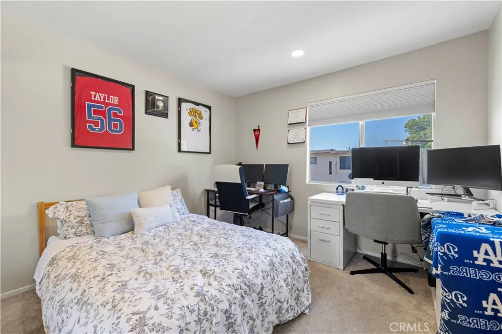 18408 Hatteras Street Tarzana, CA 91356