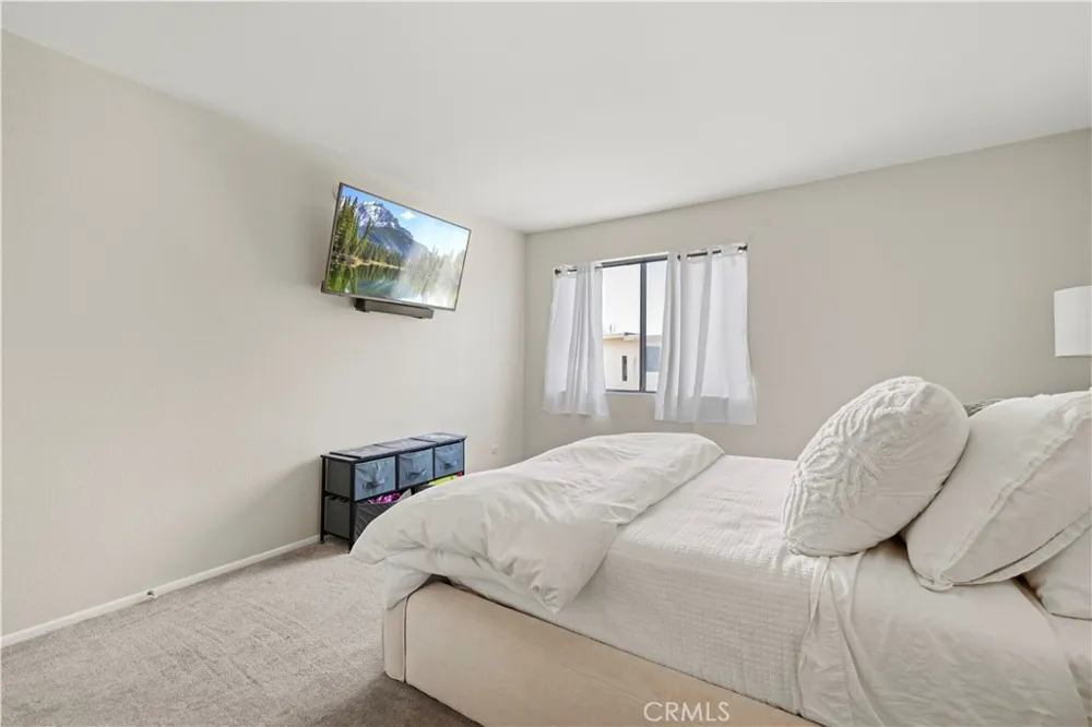 18408 Hatteras Street Tarzana, CA 91356