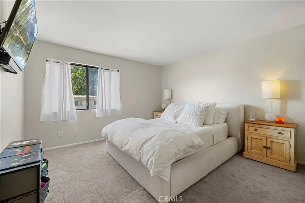 18408 Hatteras Street Tarzana, CA 91356