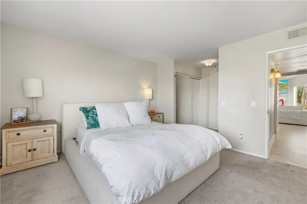 18408 Hatteras Street Tarzana, CA 91356
