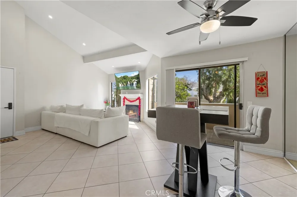 18408 Hatteras Street Tarzana, CA 91356