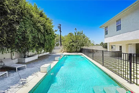 22450 Collins