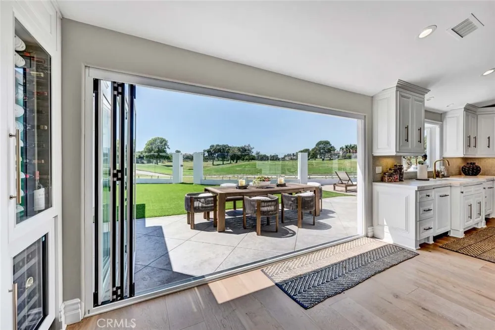 19581 Summer Breeze Huntington Beach, CA 92648