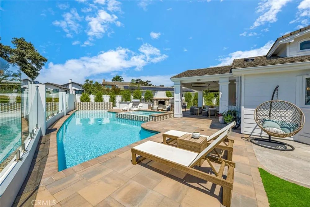 19581 Summer Breeze Huntington Beach, CA 92648