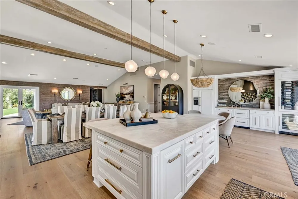 19581 Summer Breeze Huntington Beach, CA 92648