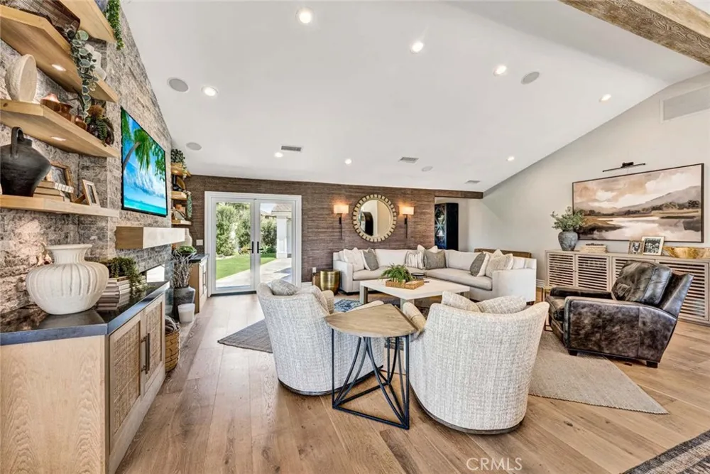 19581 Summer Breeze Huntington Beach, CA 92648