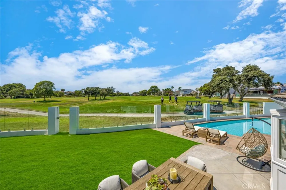 19581 Summer Breeze Huntington Beach, CA 92648