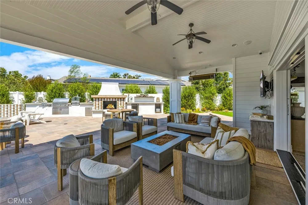19581 Summer Breeze Huntington Beach, CA 92648
