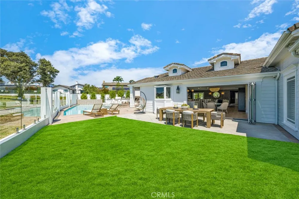 19581 Summer Breeze Huntington Beach, CA 92648