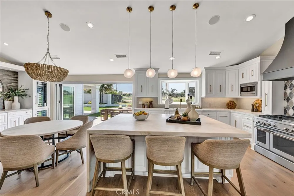 19581 Summer Breeze Huntington Beach, CA 92648
