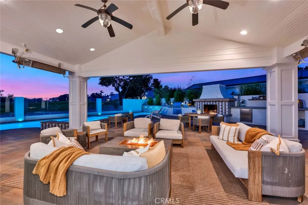 19581 Summer Breeze Huntington Beach, CA 92648