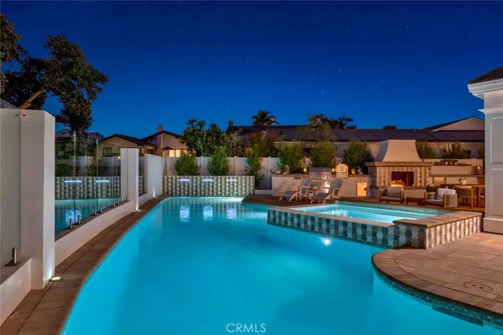 19581 Summer Breeze Huntington Beach, CA 92648