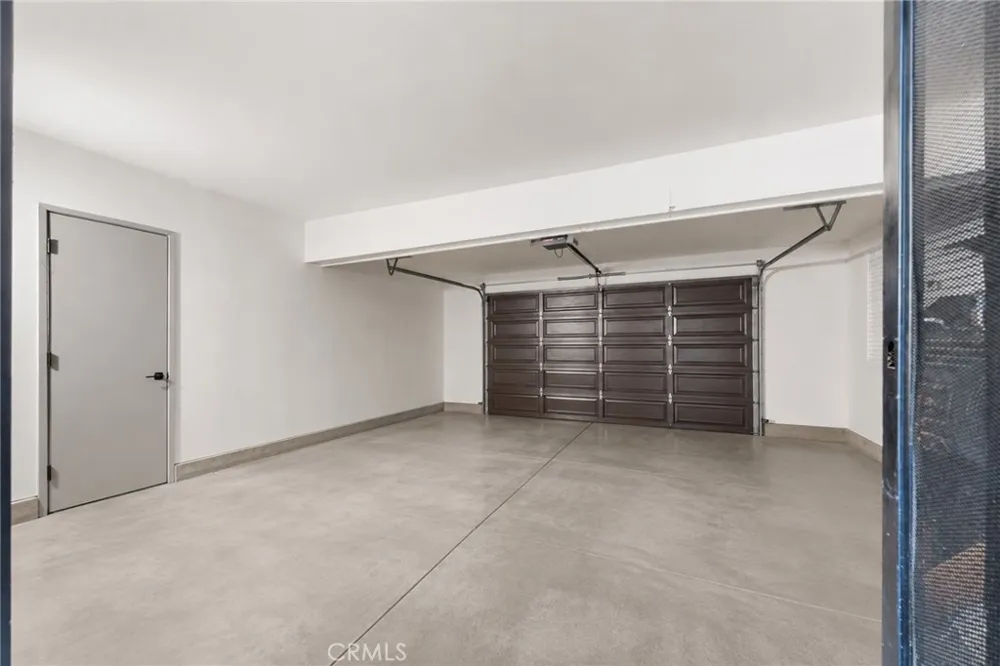 14311 Hillcrest Dr Fontana, CA 92337