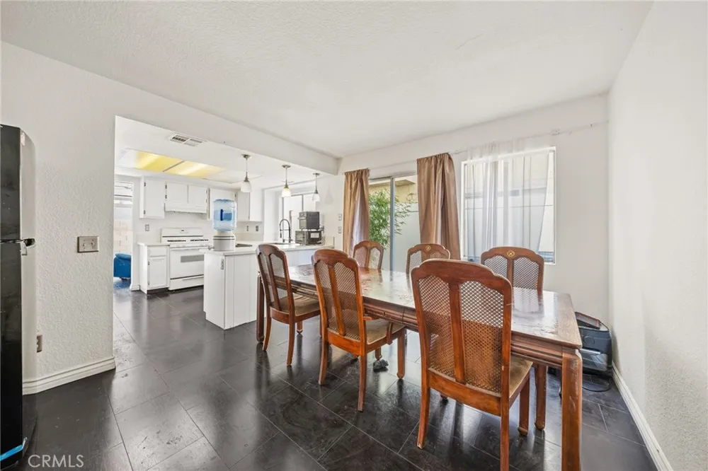 14311 Hillcrest Dr Fontana, CA 92337