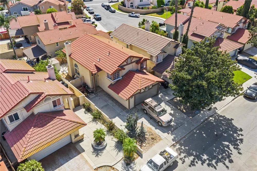 14311 Hillcrest Dr Fontana, CA 92337