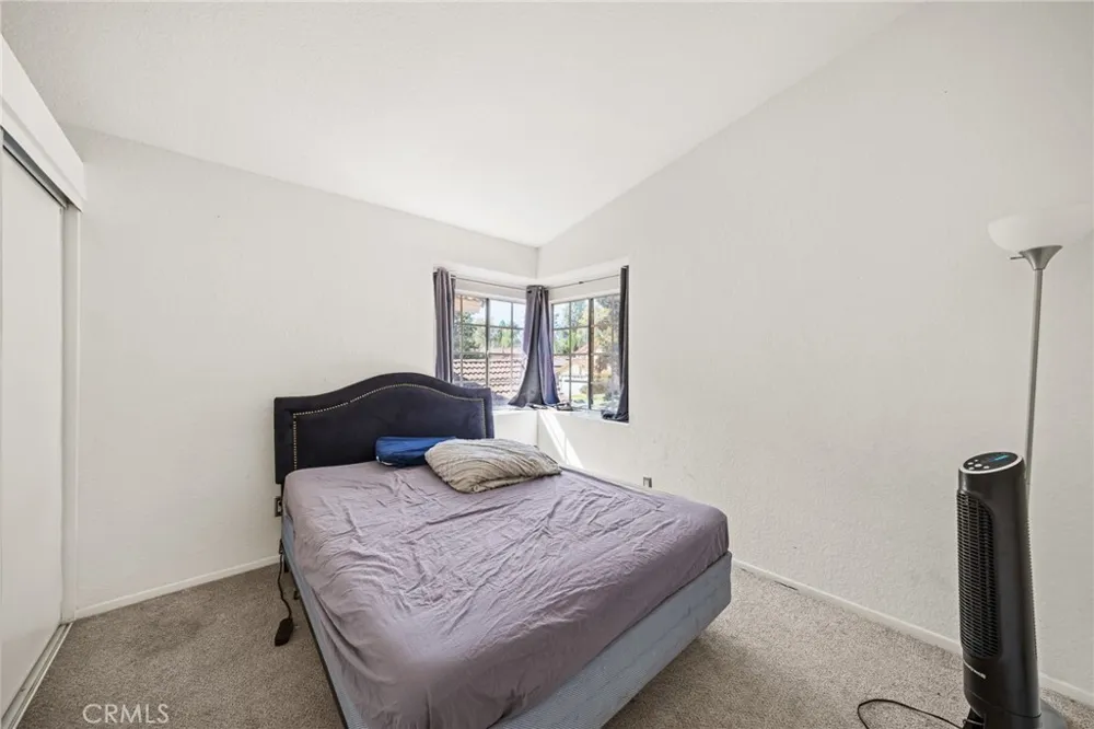 14311 Hillcrest Dr Fontana, CA 92337