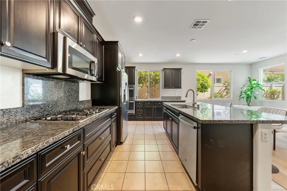 6956 La Rochelle Way Chino, CA 91710