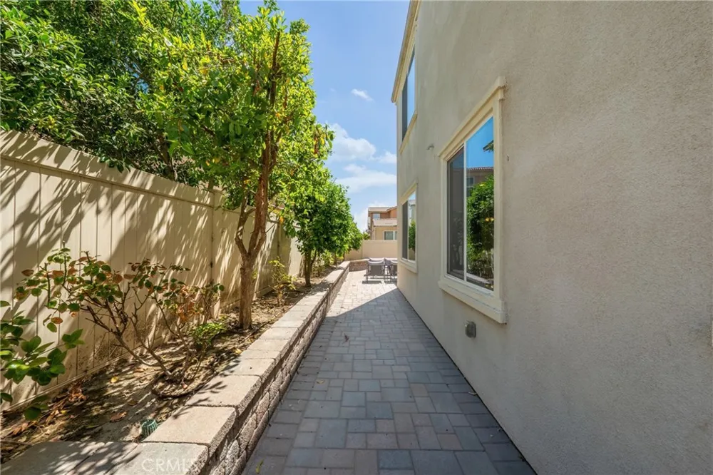 6956 La Rochelle Way Chino, CA 91710