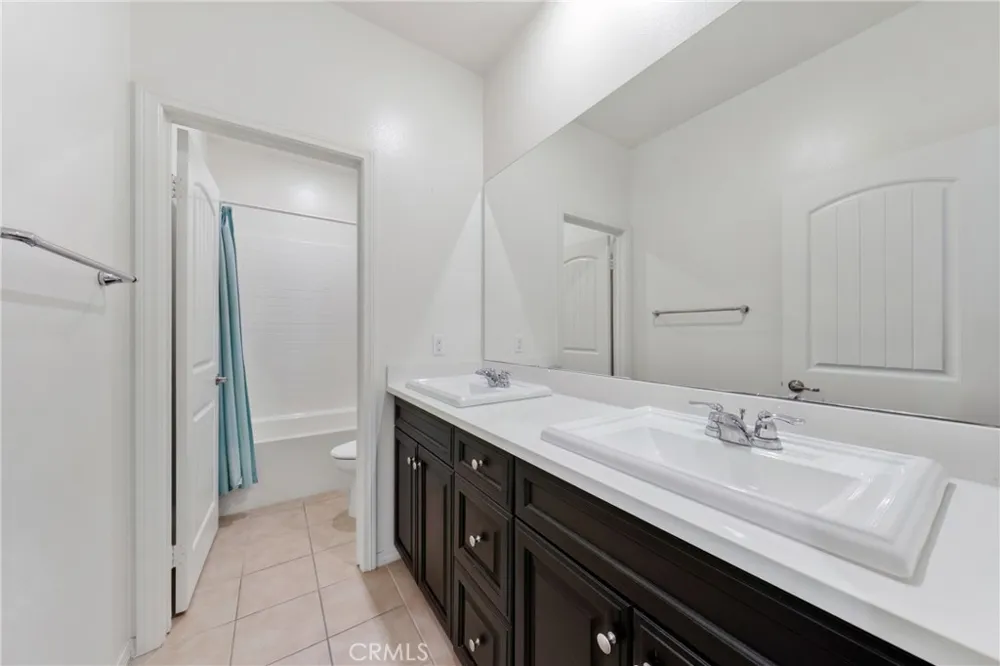 6956 La Rochelle Way Chino, CA 91710