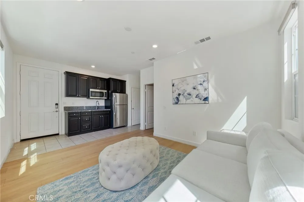 6956 La Rochelle Way Chino, CA 91710