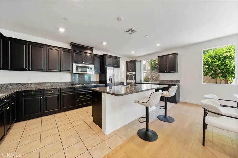 6956 La Rochelle Way Chino, CA 91710