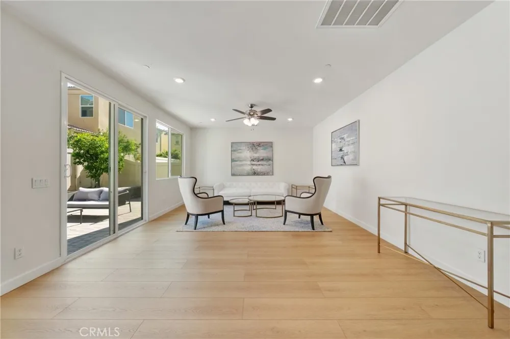 6956 La Rochelle Way Chino, CA 91710