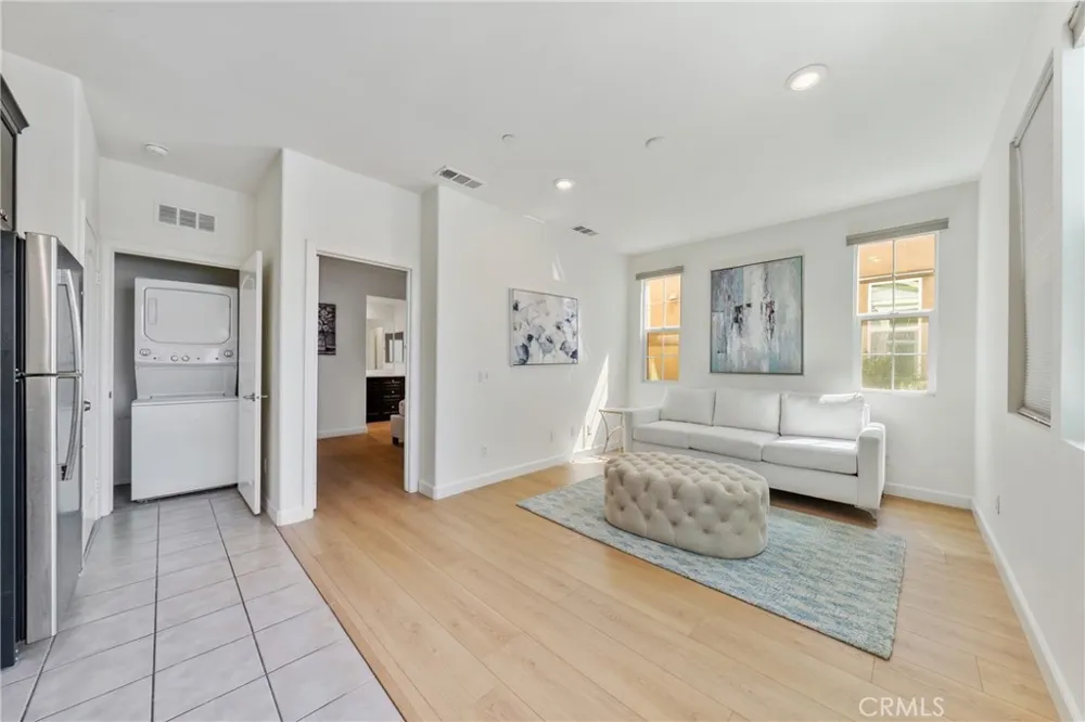 6956 La Rochelle Way Chino, CA 91710