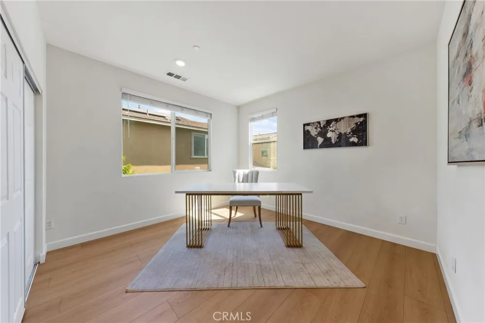 6956 La Rochelle Way Chino, CA 91710