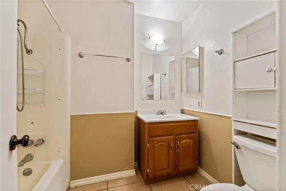 1729 W Avenue N-8 Palmdale, CA 93551
