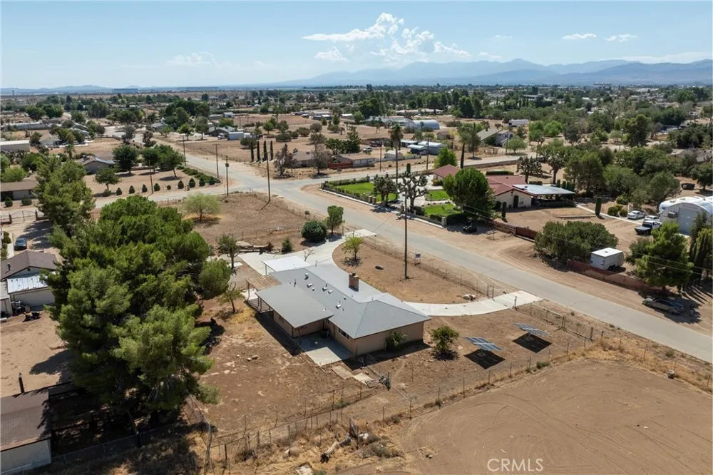 1729 W Avenue N-8 Palmdale, CA 93551