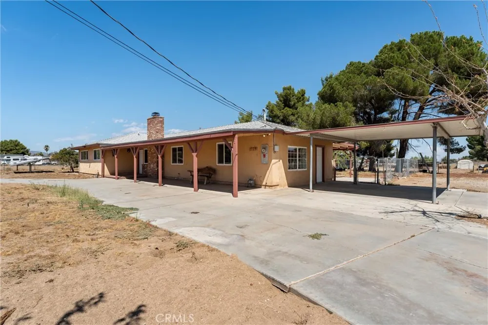 1729 W Avenue N-8 Palmdale, CA 93551