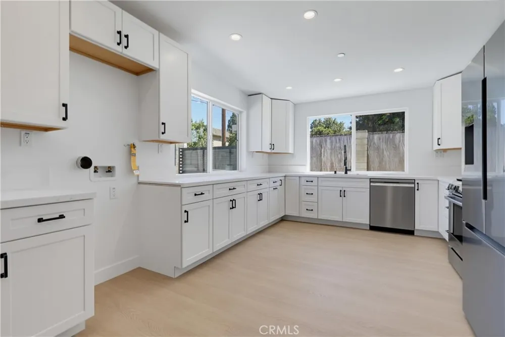 8738 Paso Robles Northridge, CA 91325