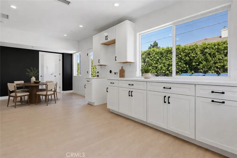 8738 Paso Robles Northridge, CA 91325