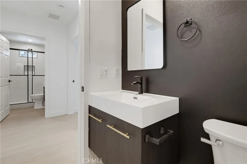8738 Paso Robles Northridge, CA 91325