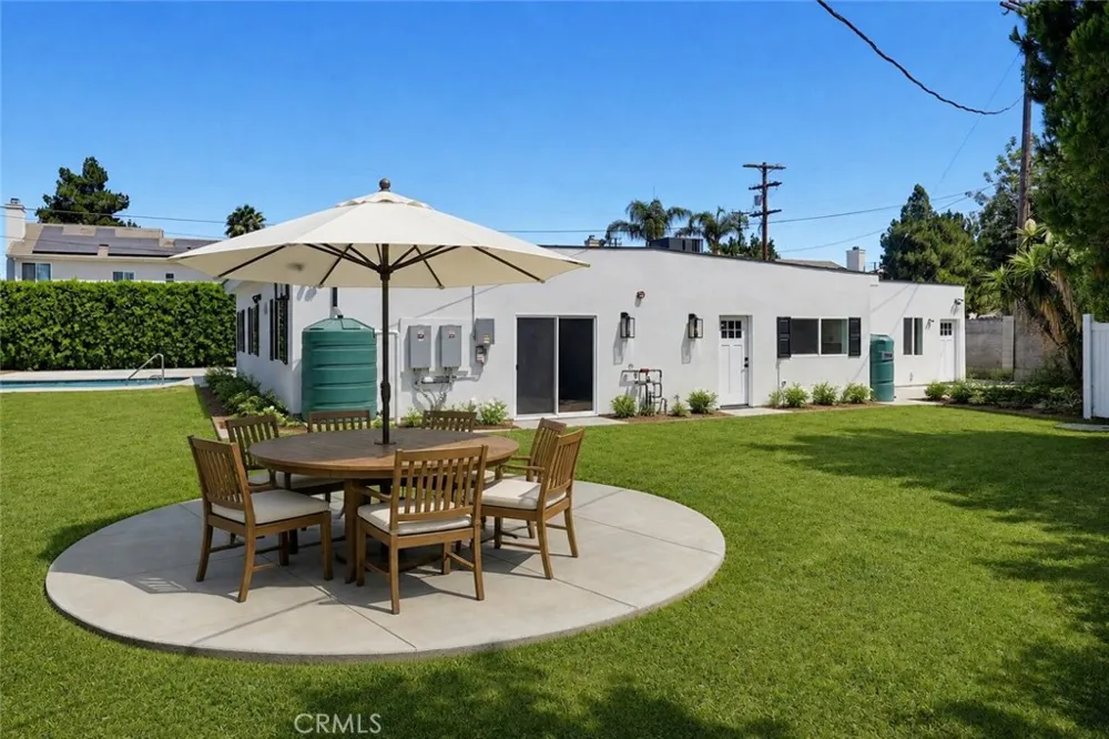 8738 Paso Robles Northridge, CA 91325