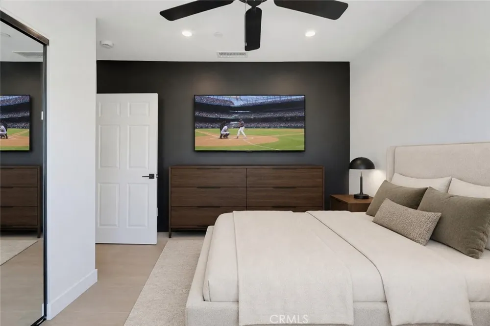 8738 Paso Robles Northridge, CA 91325