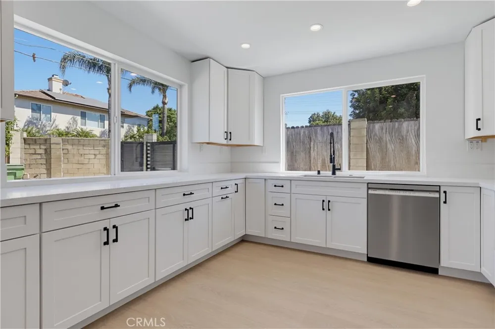 8738 Paso Robles Northridge, CA 91325