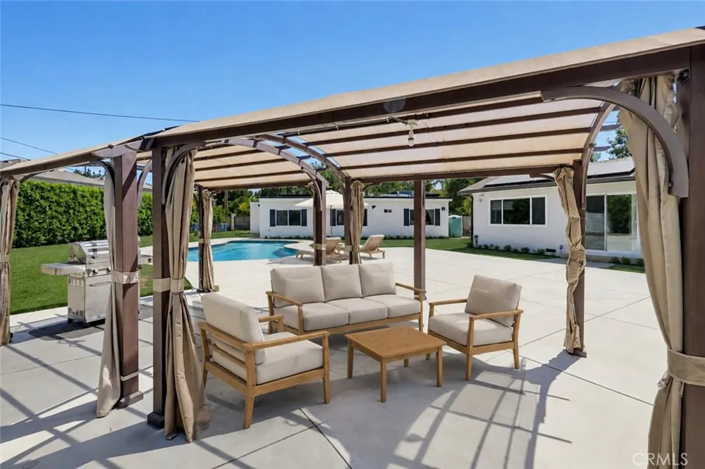 8738 Paso Robles Northridge, CA 91325