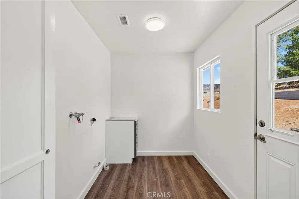 4545 Fairlane Street Acton, CA 93510