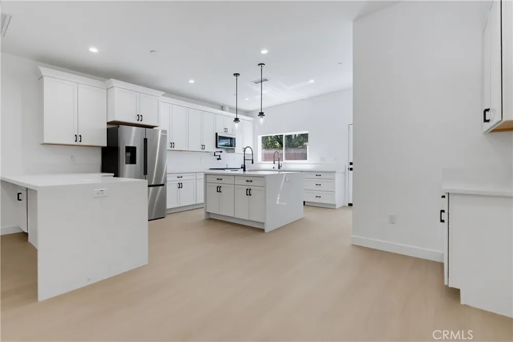 8738 Paso Robles Northridge, CA 91325