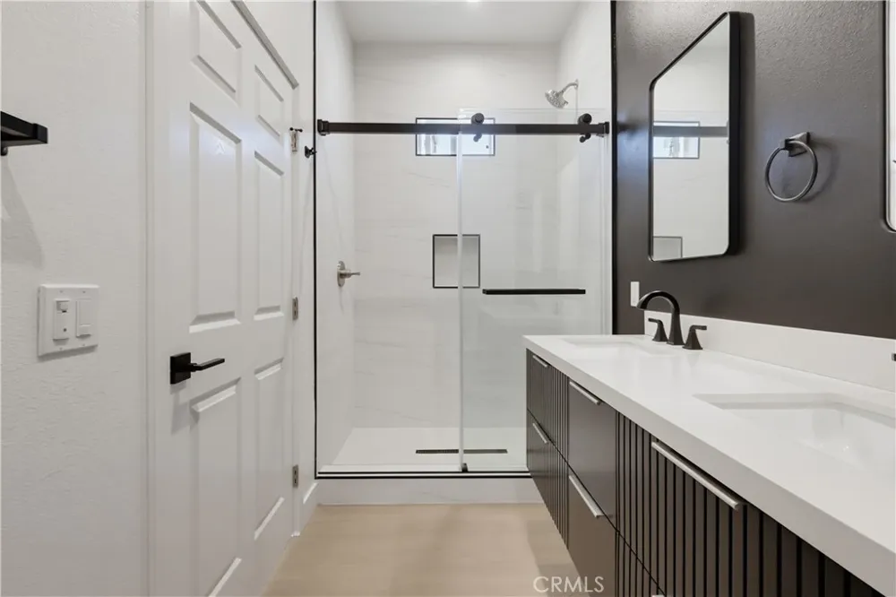 8738 Paso Robles Northridge, CA 91325